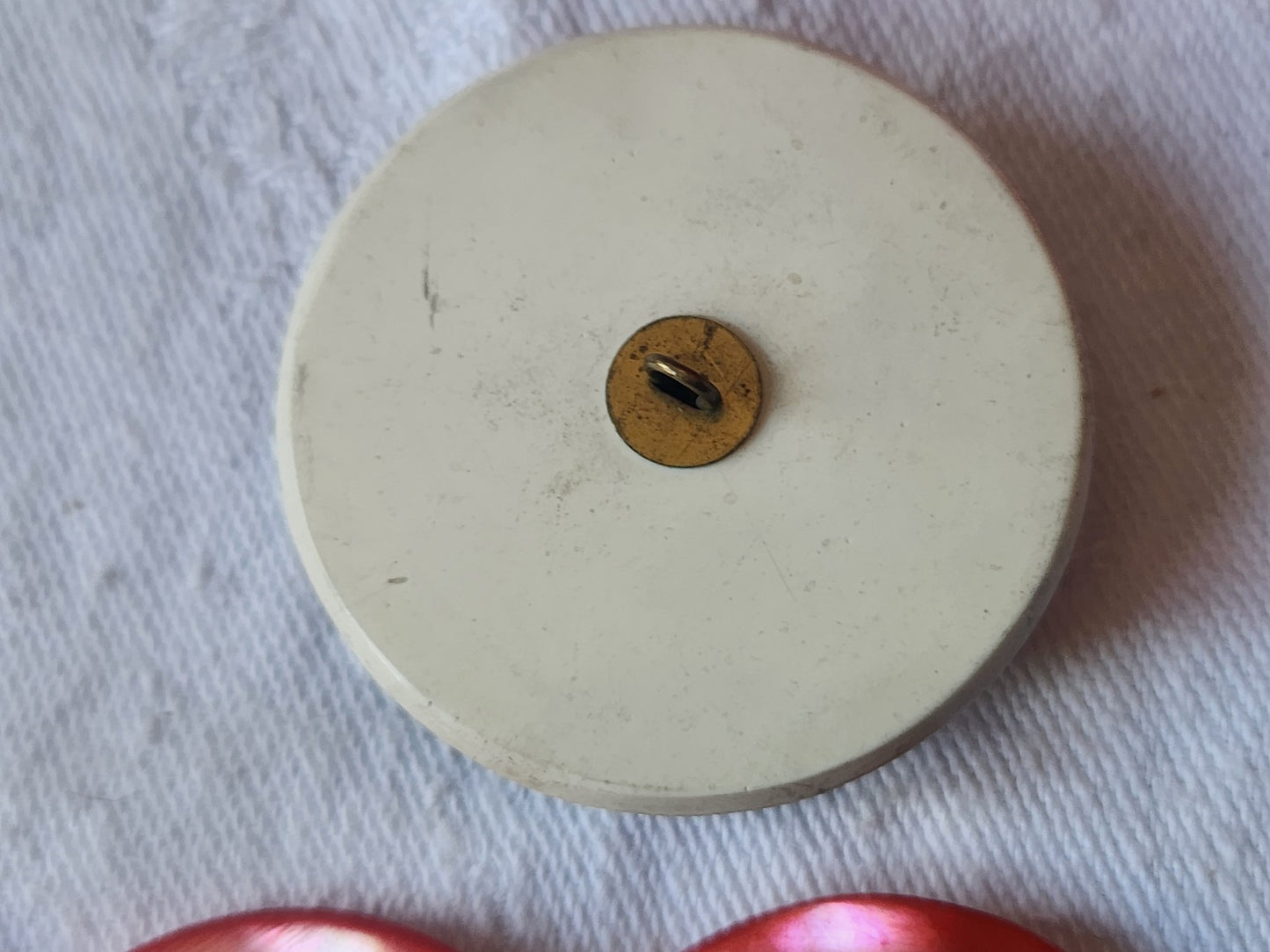 Collection gros bouton coeur en cuir bleu monture resine 3,7 cm ref 618