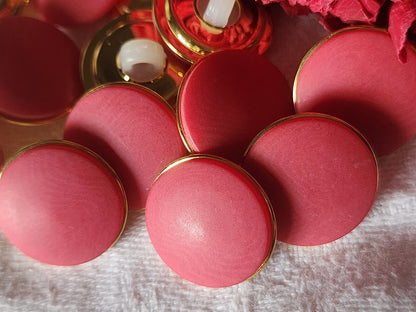 Lot 7 boutons vintage rouge mat veiné pourtour métal pied 1,8 cm ref 5859