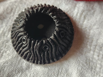 Volumineux bouton ancien vintage en résine  perlé  3,8 cm  noir ref 1083