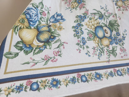 Nappe vintage motif fleur bleu 162 cm sur 134 cm coton rectangle B5