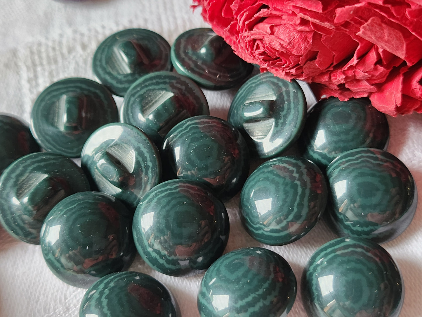 Lot 6 boutons vintage vert bombé à pied 1,7 cm ref 3296