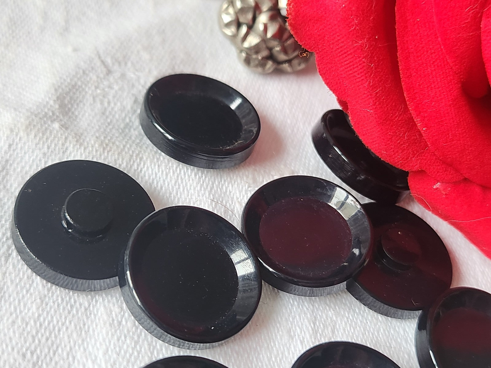 Lot 10 boutons vintage pied noir rebord 1,9 cm ref 1404