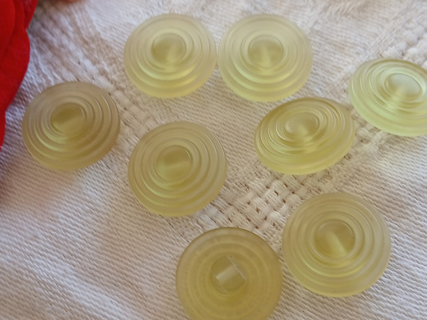 Lot 8  boutons vintage jaune mat spirale pied 1,7 cm 17 mm ref 6467
