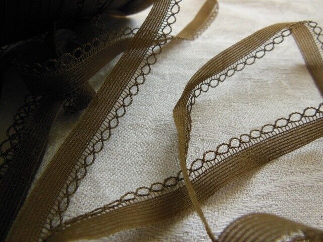 Dentelle vintage marron avec bordure légère 5 mètres sur 1 cm A3