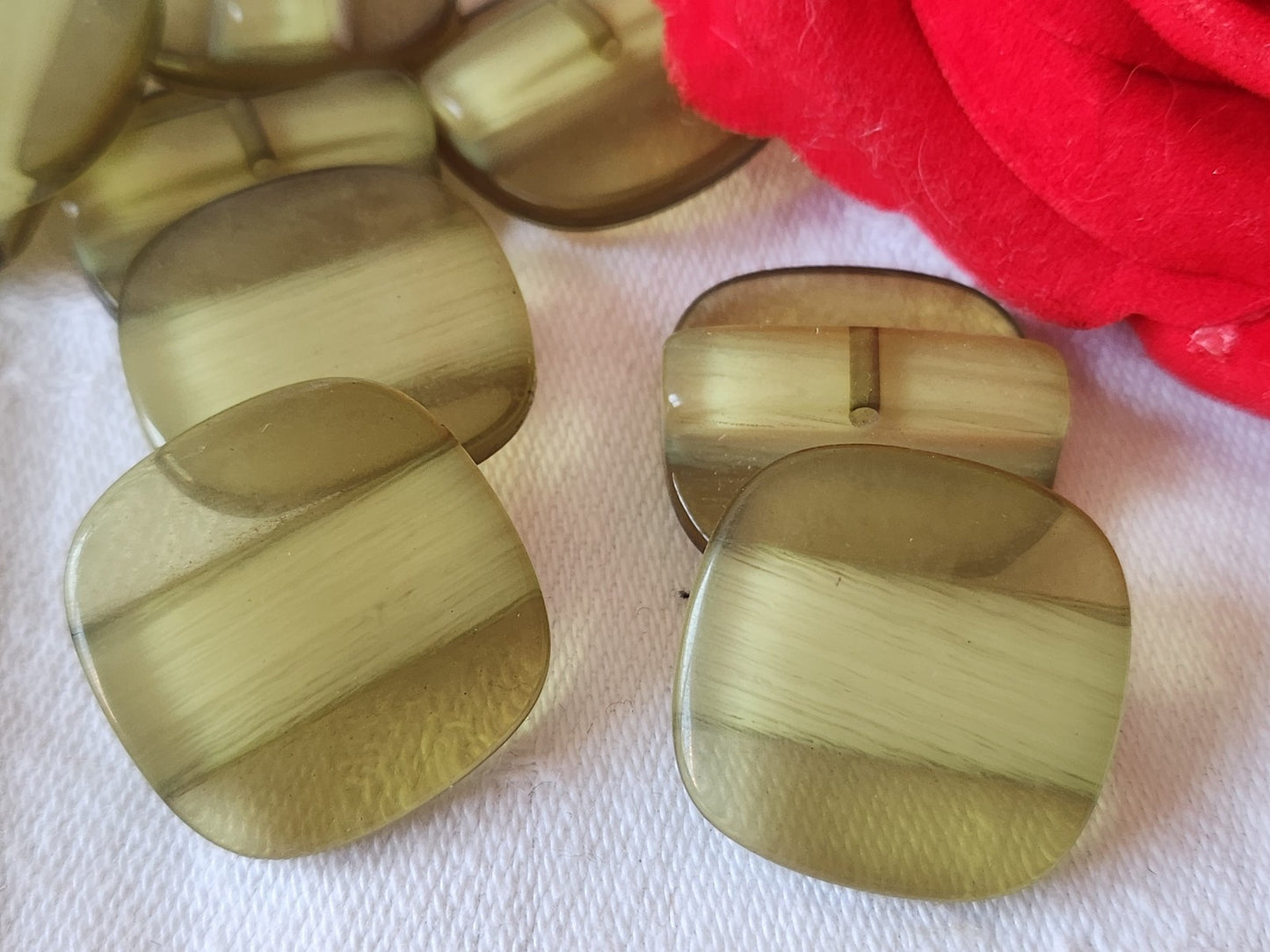 Lot 6 boutons vintage vert pied barre 2,2 cm ref 1606