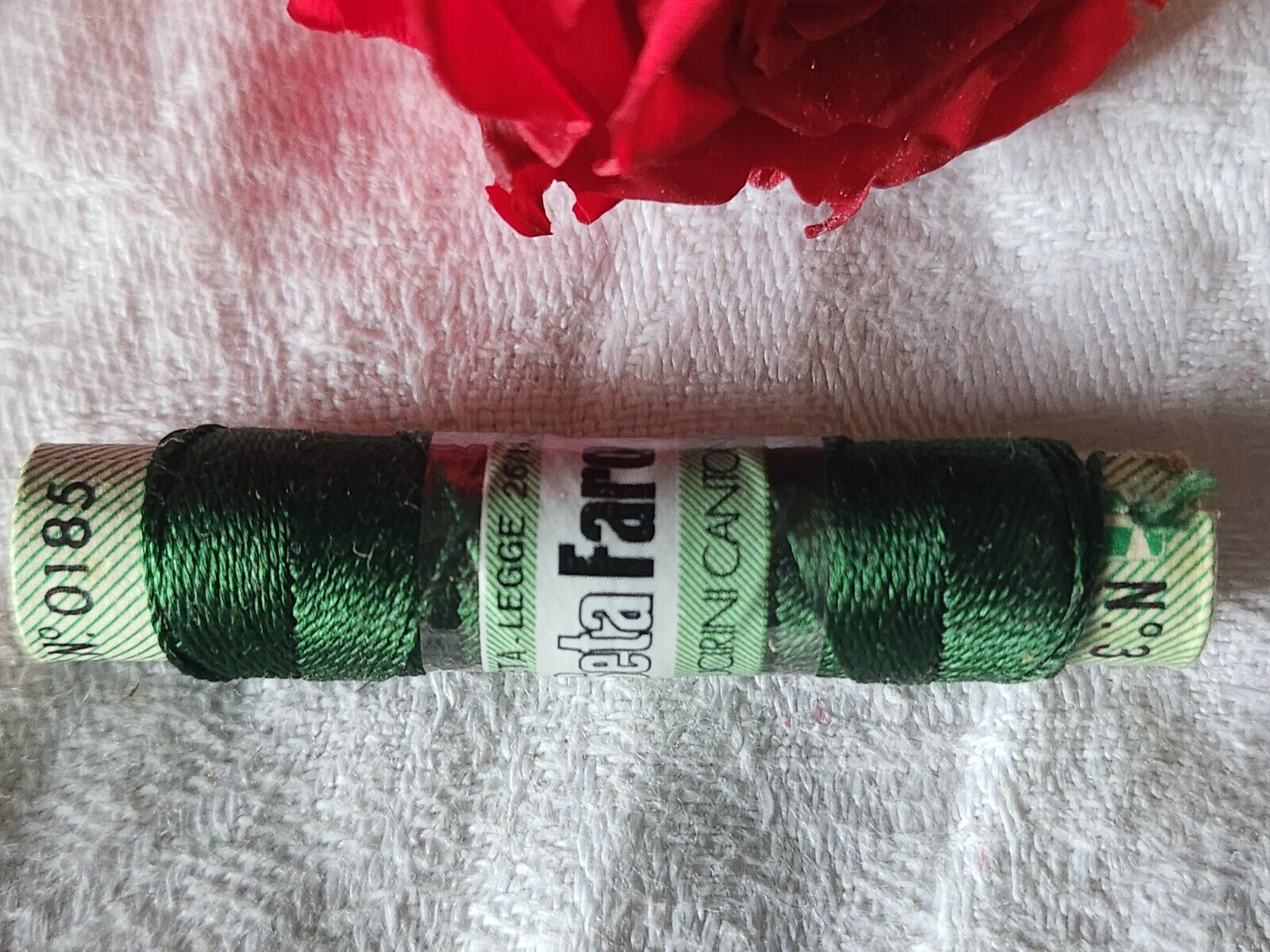 Bobine ancienne pur fil de soie vintage vert broderie n°211 T5