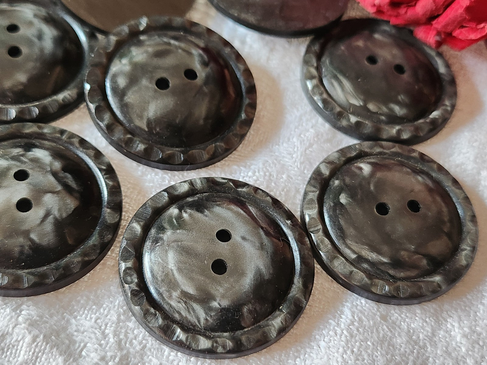 Lot 6 gros boutons vintage gris chiné à trous 3 cm ref 2870