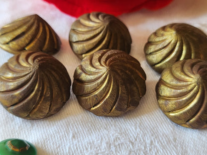 Lot 6 boutons anciens en metal gros spirale volume 2,4 cm ref 6051