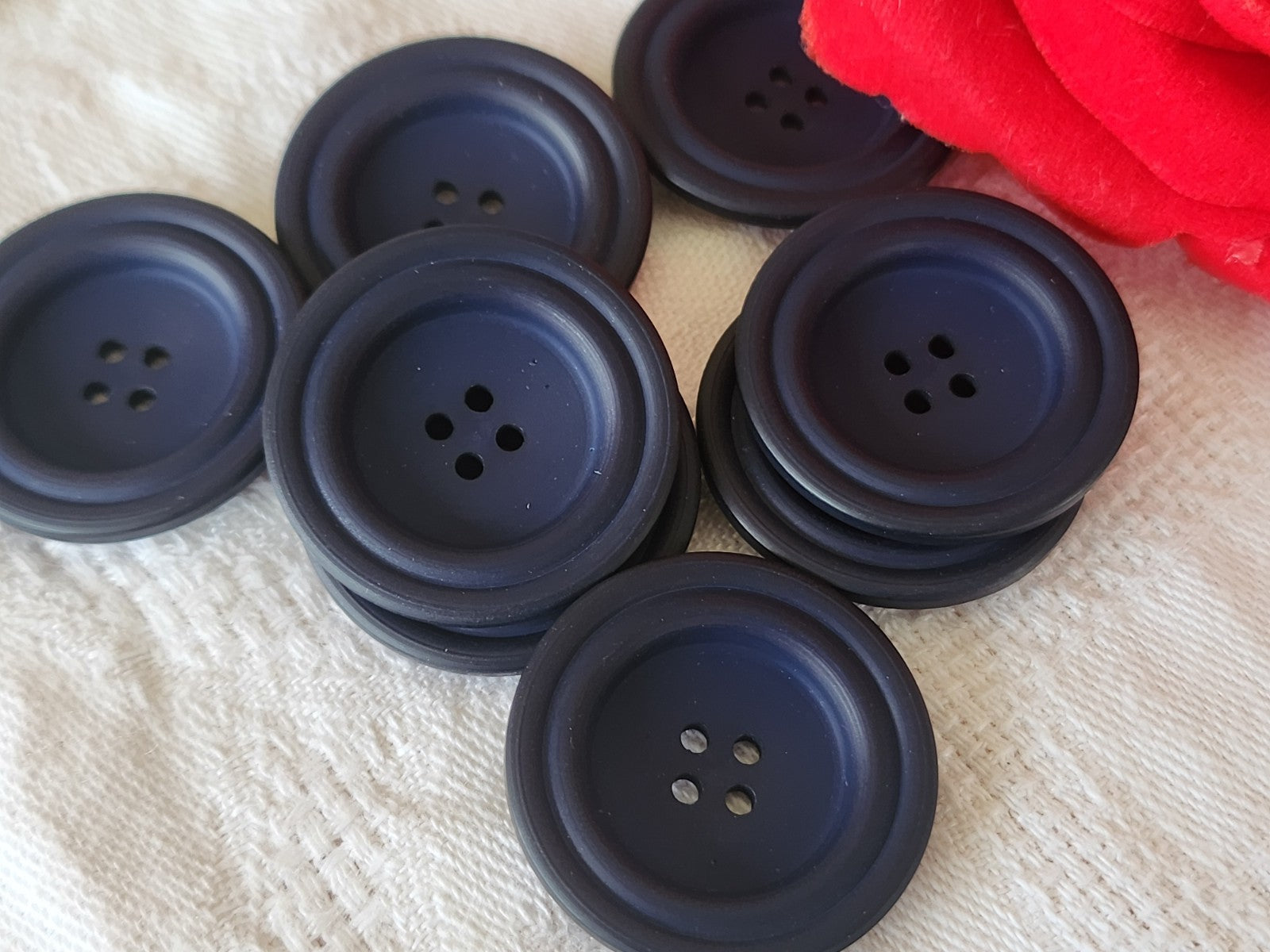 Lot 7 gros boutons vintage bleu foncé mat trous 2,8 cm 28 mm ref 6422