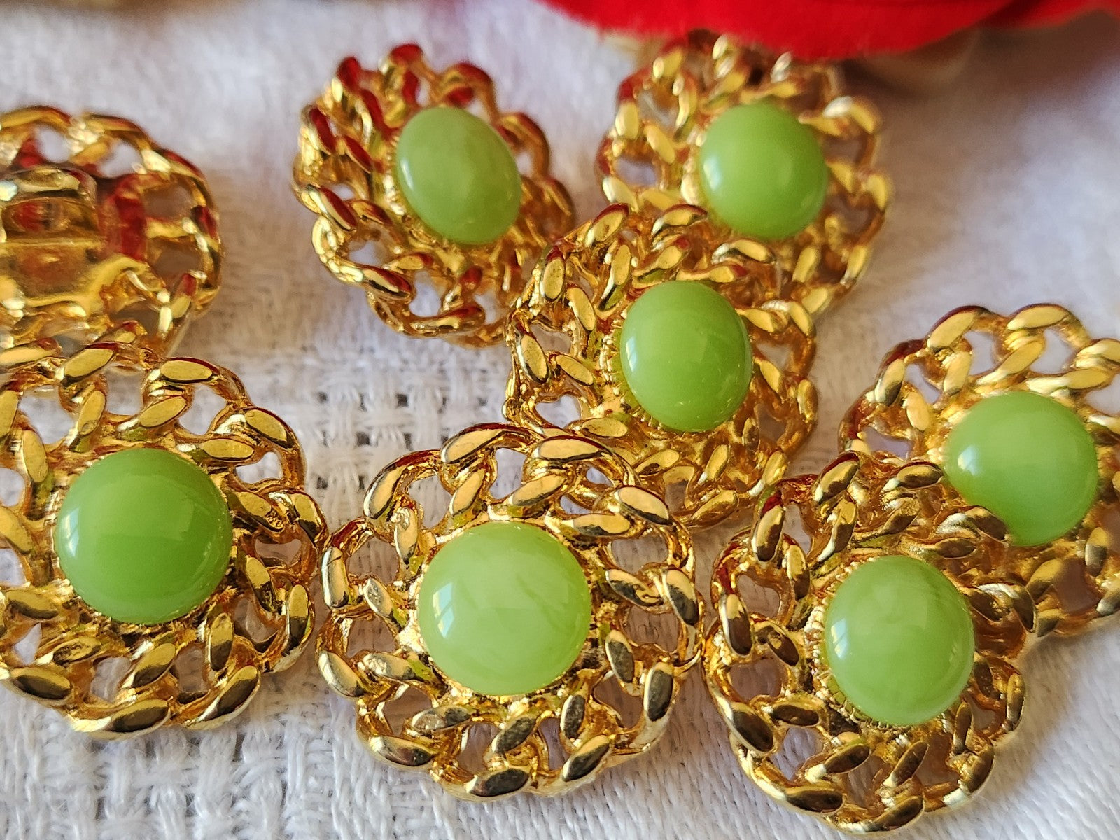 Lot 8 boutons en métal dentelle épais vert deux pied 1,8  cm ref 732