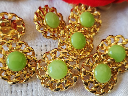 Lot 8 boutons en métal dentelle épais vert deux pied 1,8  cm ref 732