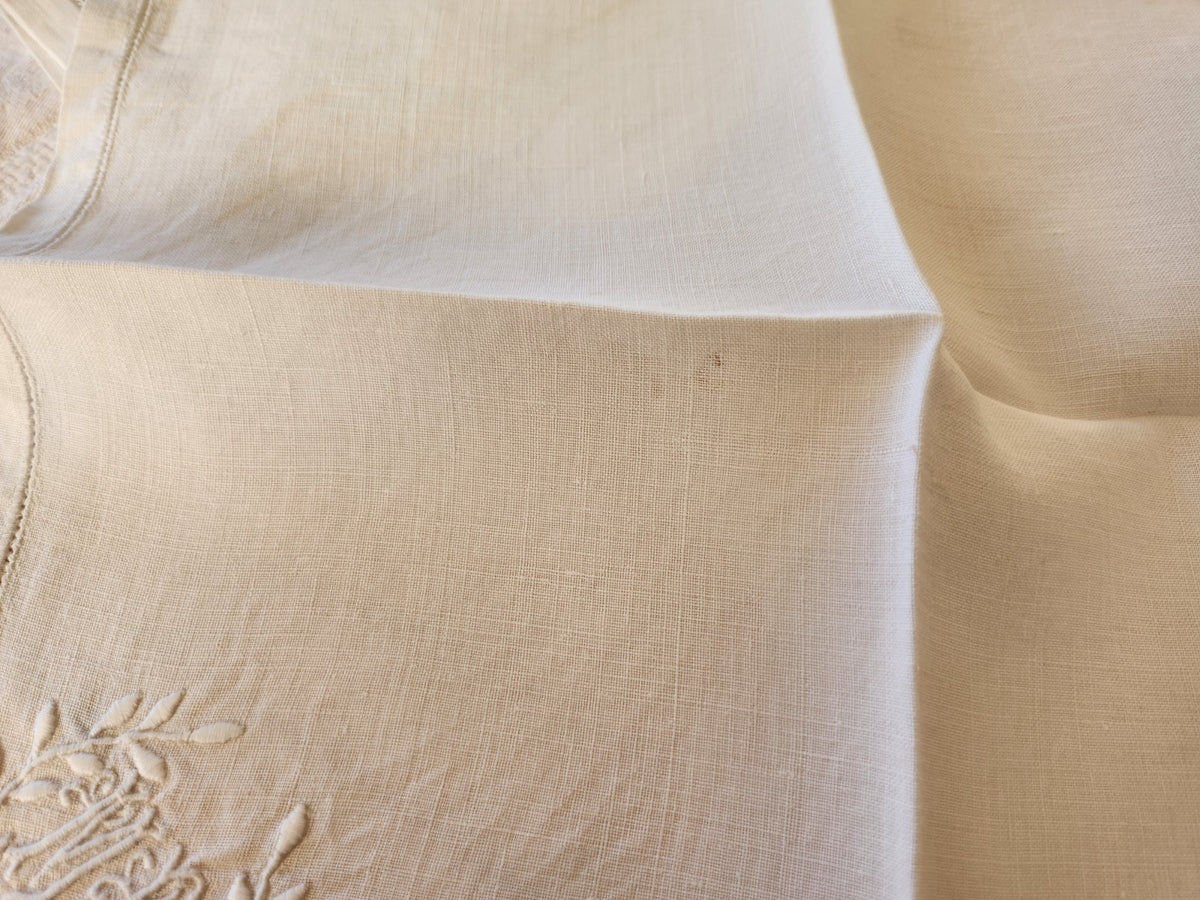 Lot 4 monogrammes anciens sur serviette MR broderie B8