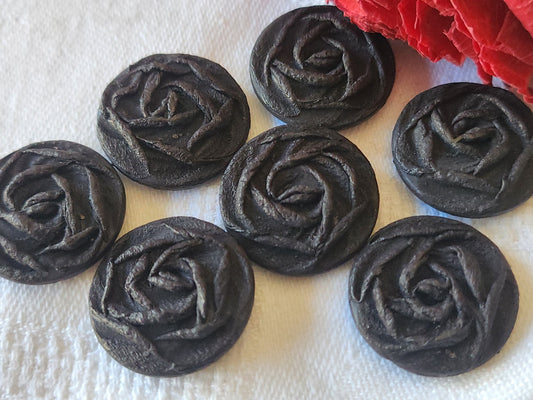 Lot 7 boutons vintage violet/noir  travaillé 2,2 pied ref 5140