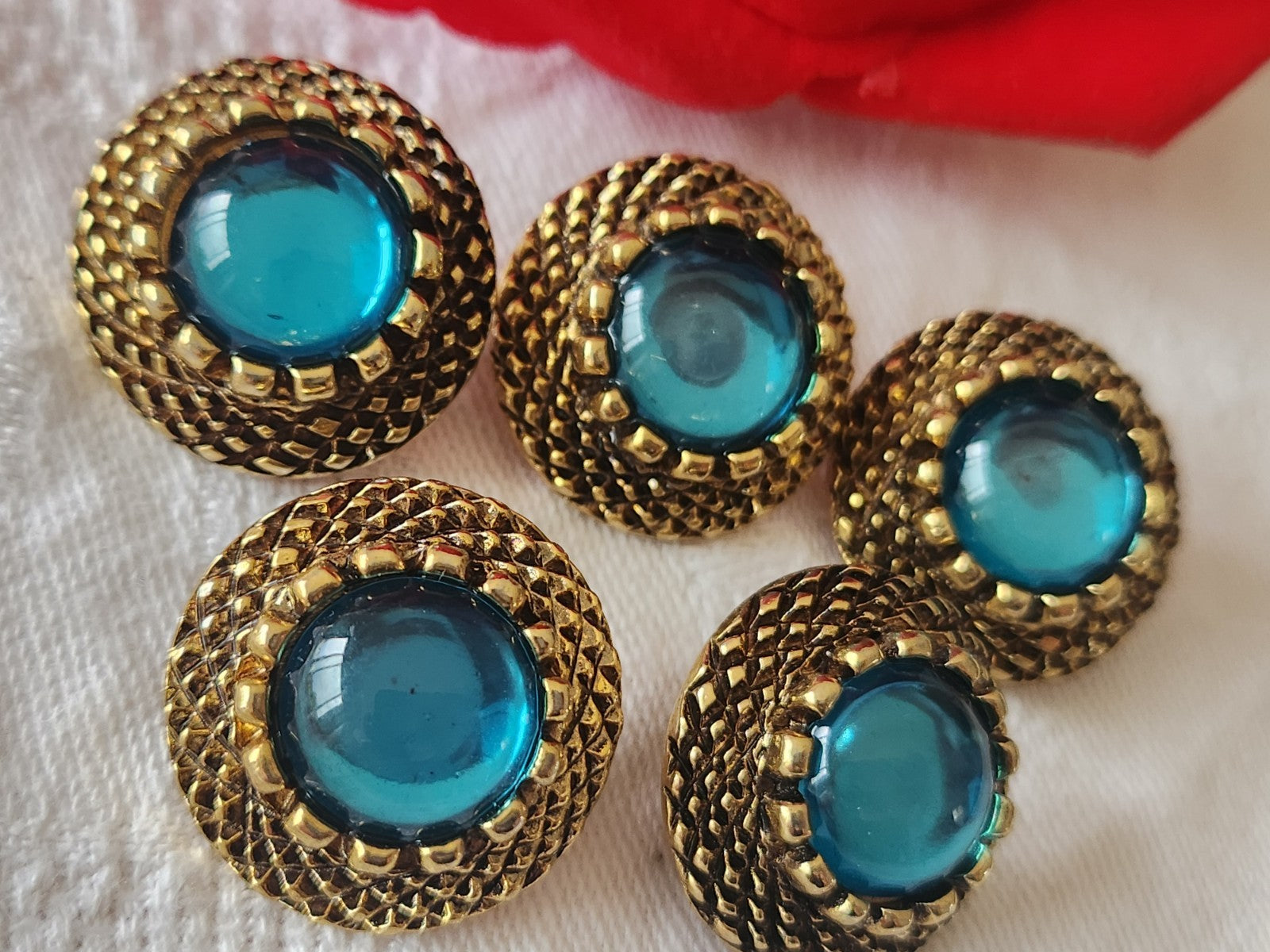 Lot 5 boutons vintage  métal coeur bleu  doré 2,2 cm pied  22 mm ref 6418