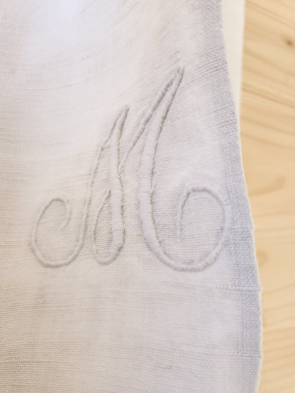 Ancien coupon   gros monogramme M tissu  toile ancienne  B8