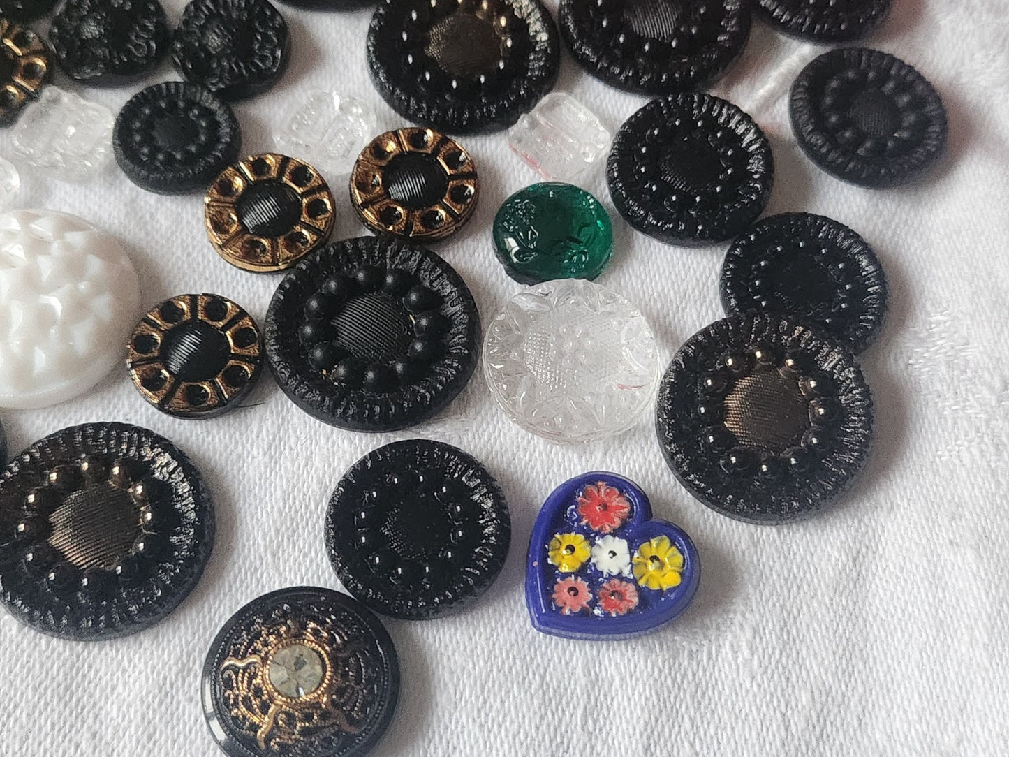 Lot 50 cabochons anciens en verre vintage panaché N°2   T2