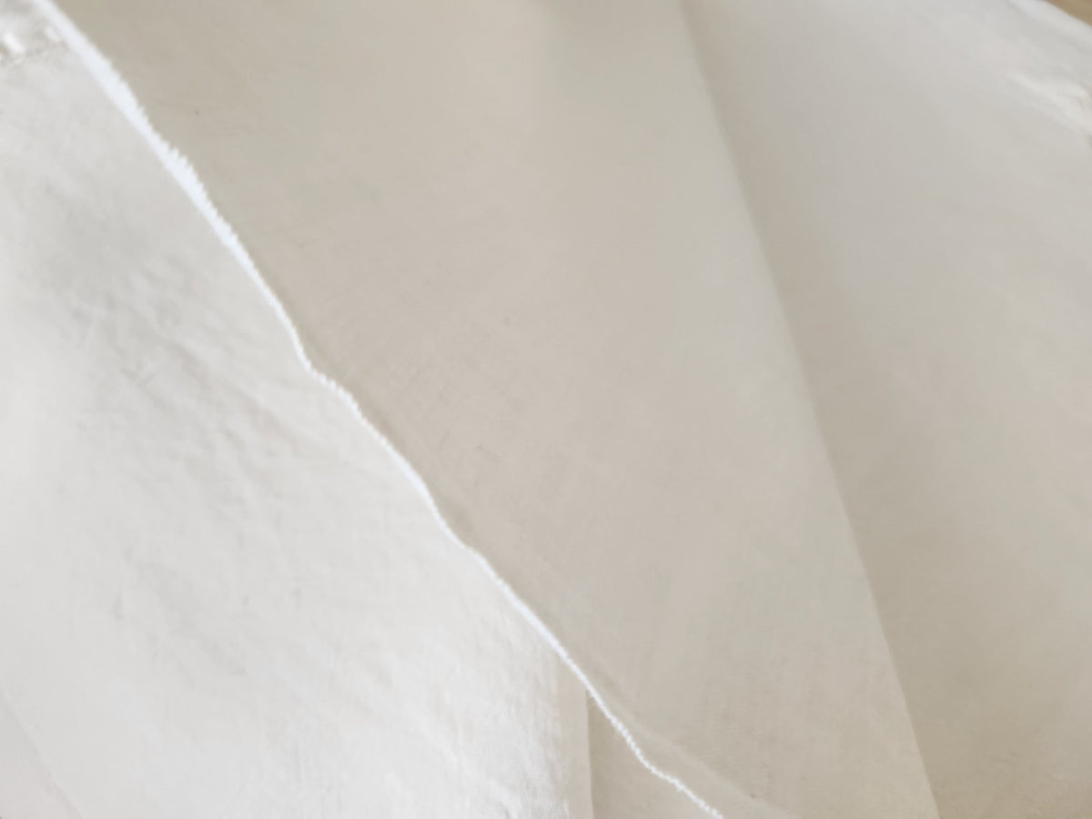 Ancien drap petit monogramme HK jour tiré B5