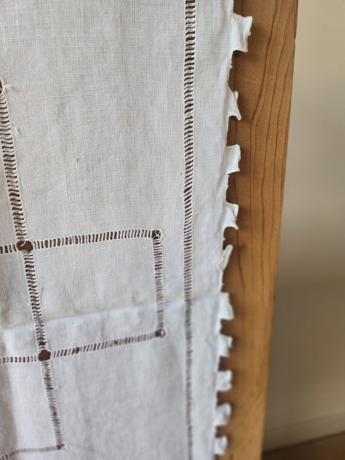 Ancienne nappe surnappe application jour  66 cm sur 88 B8