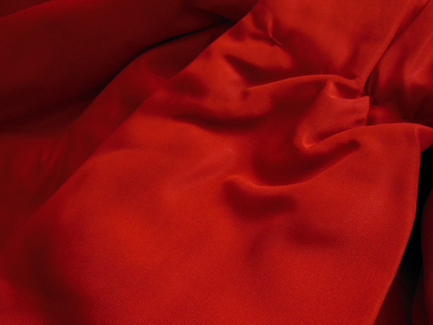 Enorme noeud ancien satiné rouge orangé   taille fesse 55 cm sur 63 cm B6