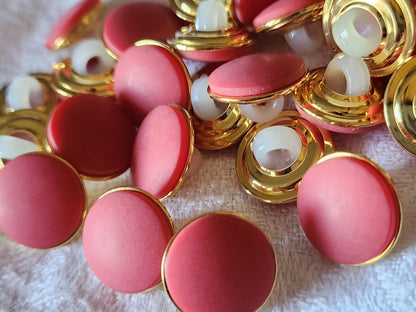Lot 11 boutons vintage rouge mat métal doré à pied petits 1,3 cm ref 7024