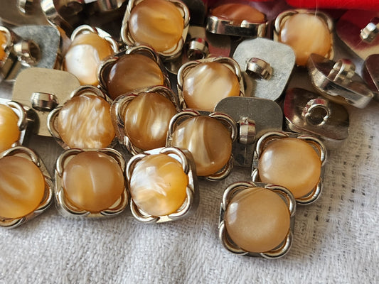 Lot 18  boutons vintage petits acrylique argenté orange pied 1,3 cm ref 166