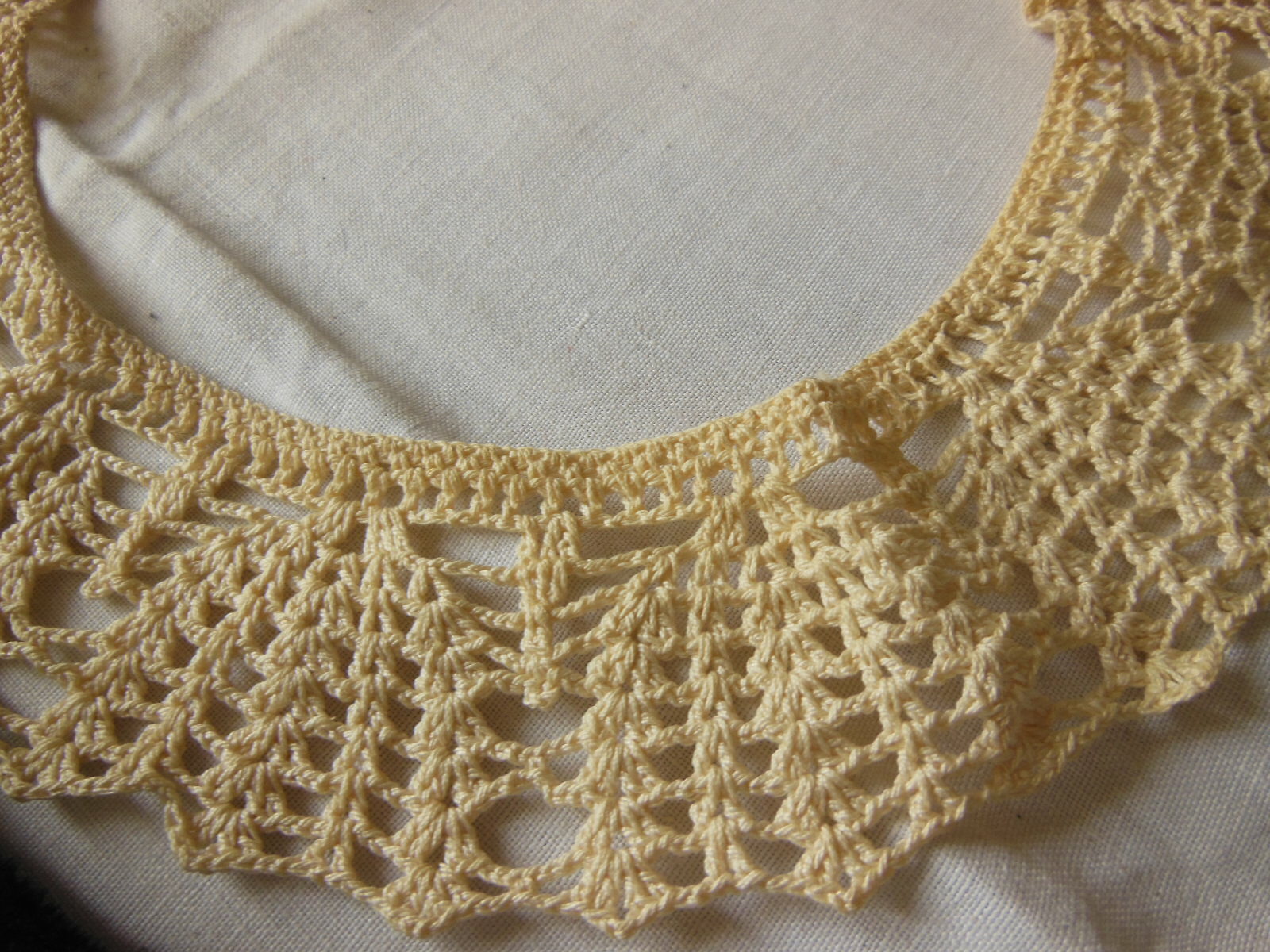 Col ancien au crochet pour adulte large  costume théâtre T15-39