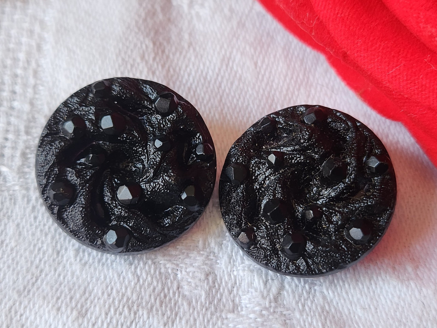 Duo gros boutons vintage en verre noir mat ancien 2,2 cm D16A