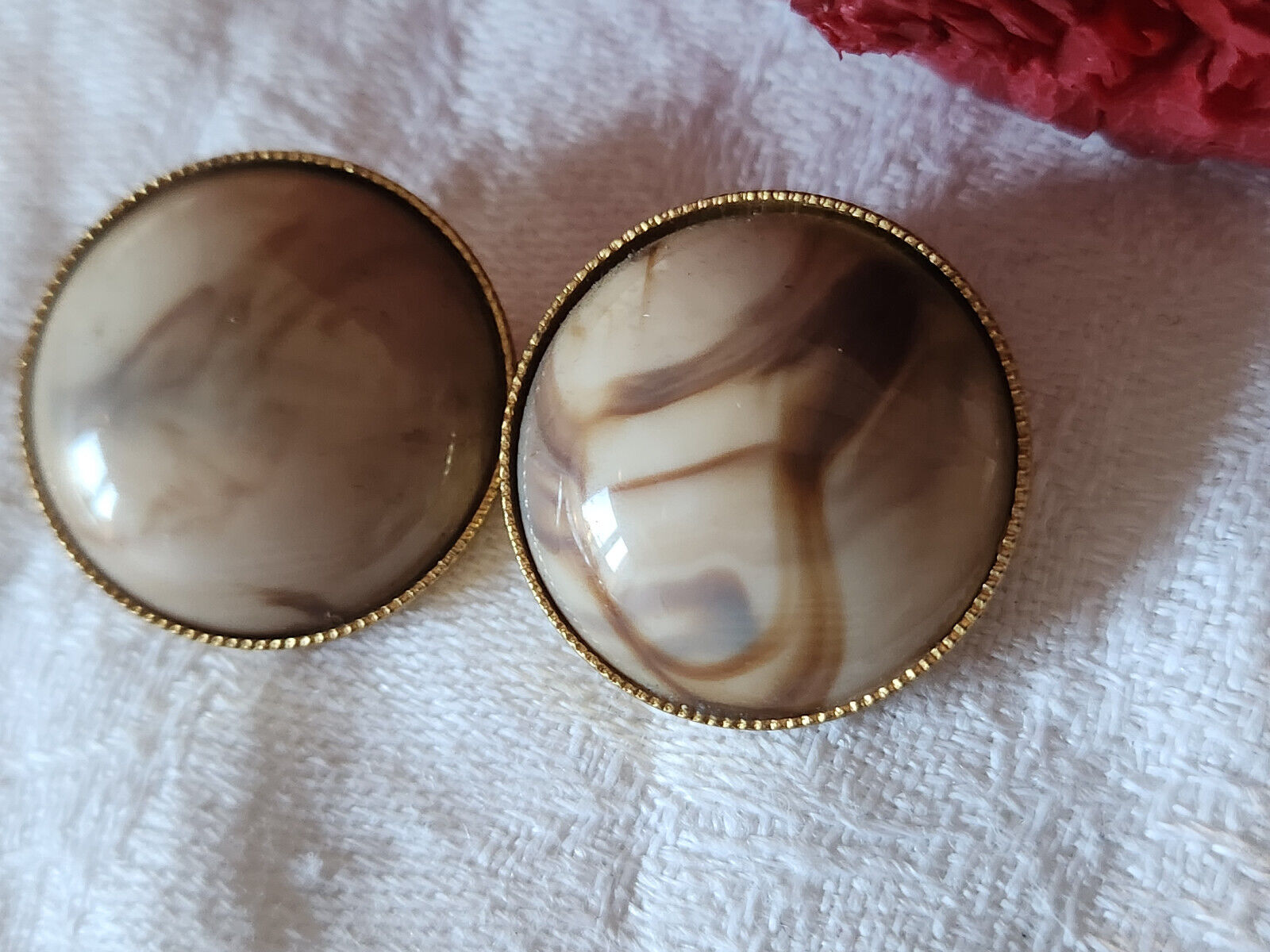 Duo boutons vintage en métal doré coeur effet marbre marron beige 2,3cm G9C