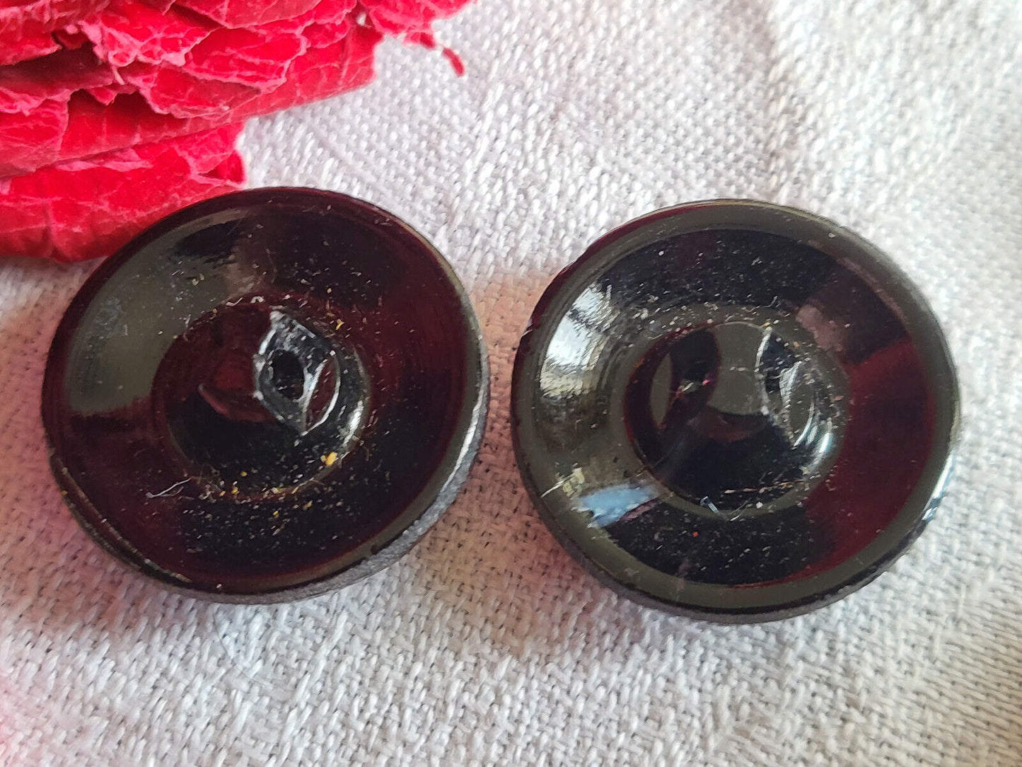 Duo gros boutons anciens en verre noir facette pied  2,1 cm D18C