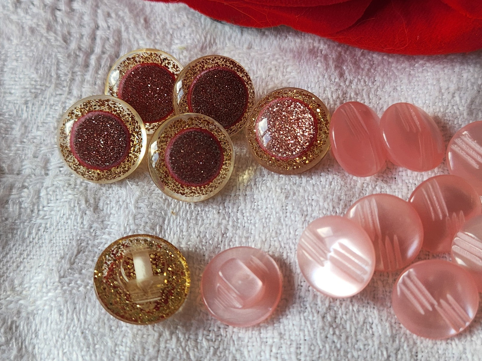 Lot 15 petits boutons vintage à pied rose 2 series 1,1 et 1,2 cm ref 230