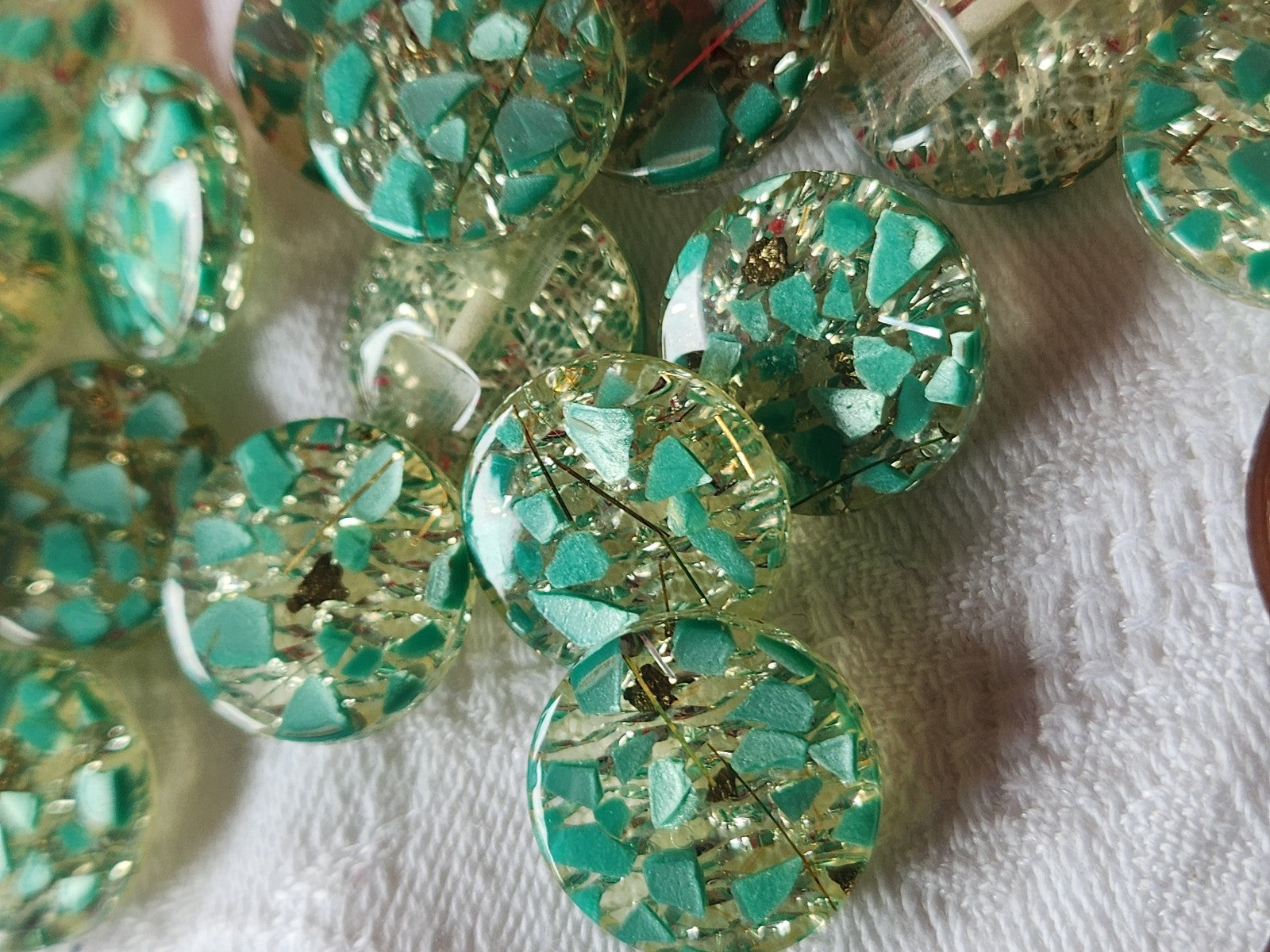 Lot 9 boutons vintage à pied paillette verte 1,7 cm  ref 3564