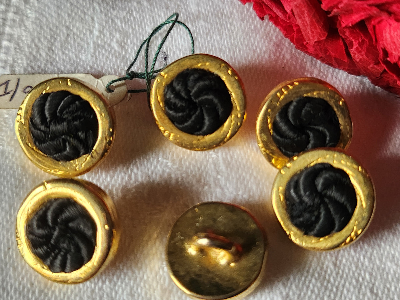 Lot 6 boutons vintage métal et passementerie  noir pied 1,4 cm ref 1776
