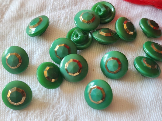 Lot 8 mini boutons vintage en verre doré vert 1 cm ref 6060