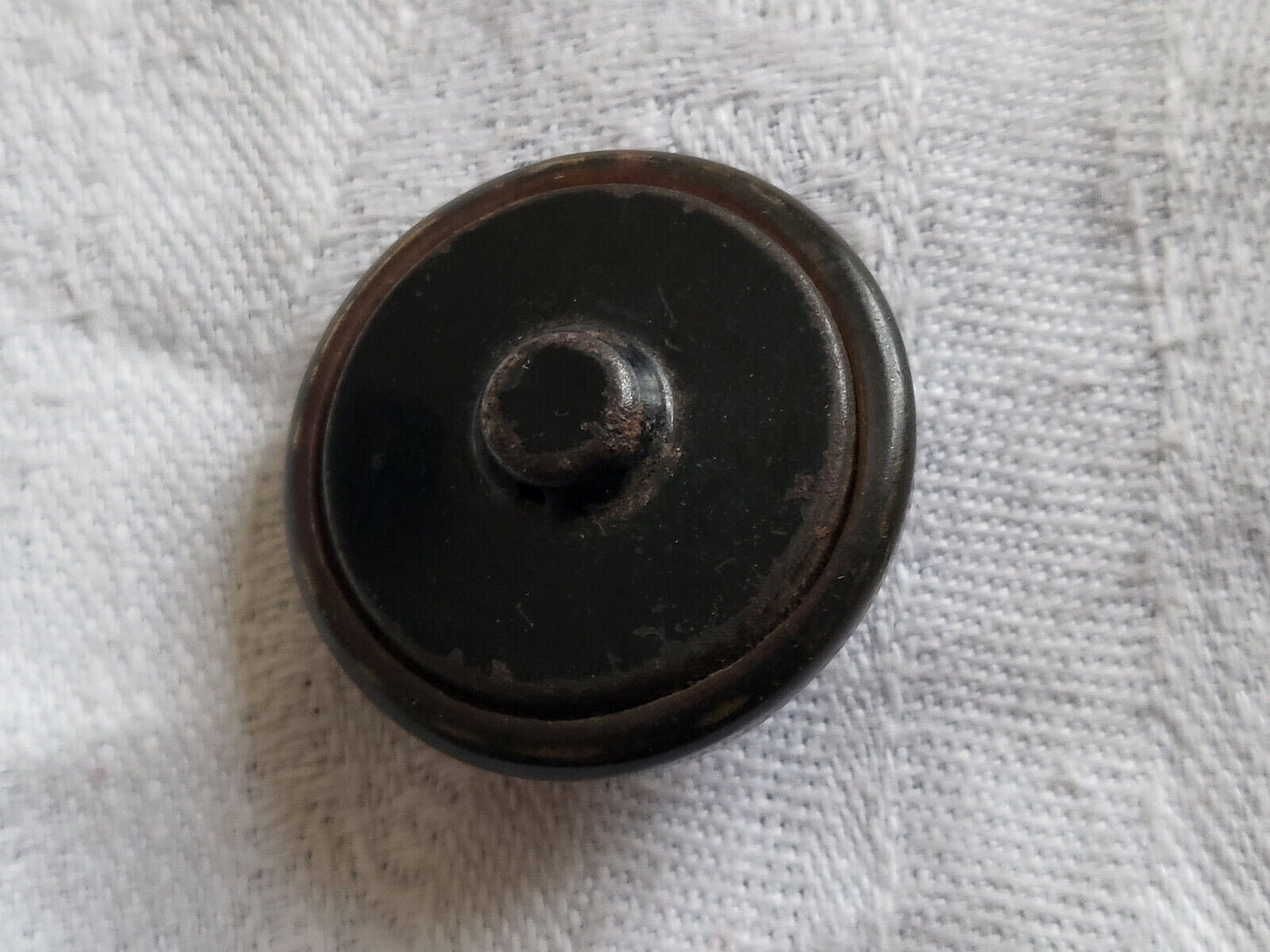 Bouton ancien en celluloïd marron dégradé  pied 2,7 cm D7R