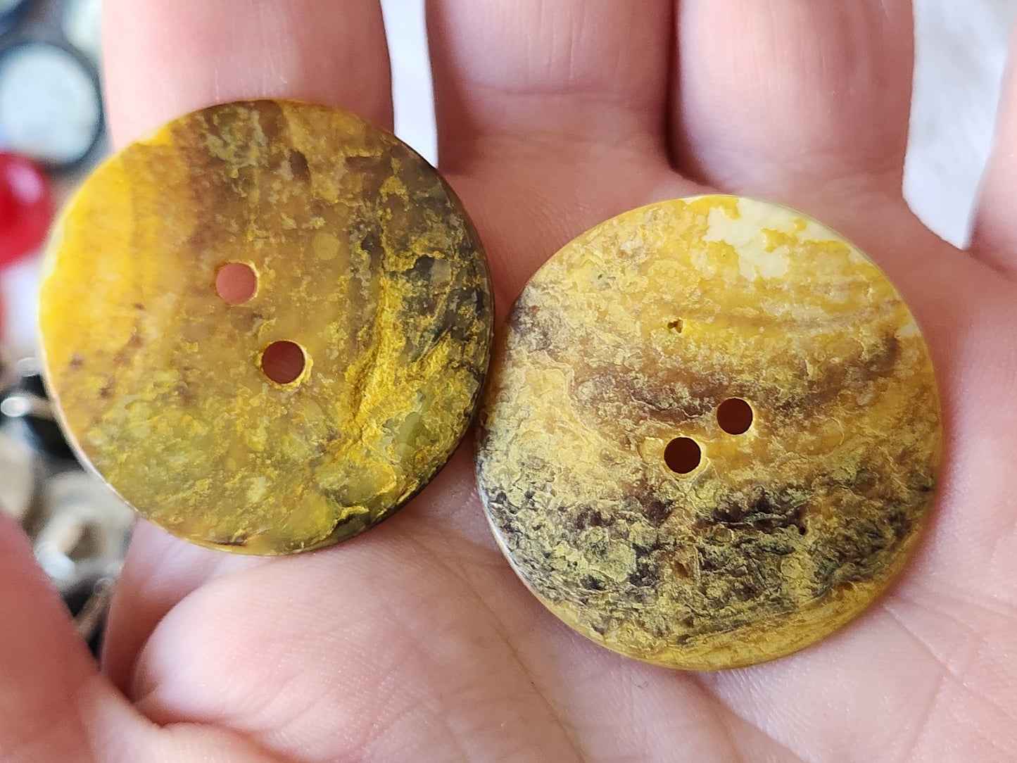 Duo gros boutons en nacre à trous fin 3,5 cm G19J