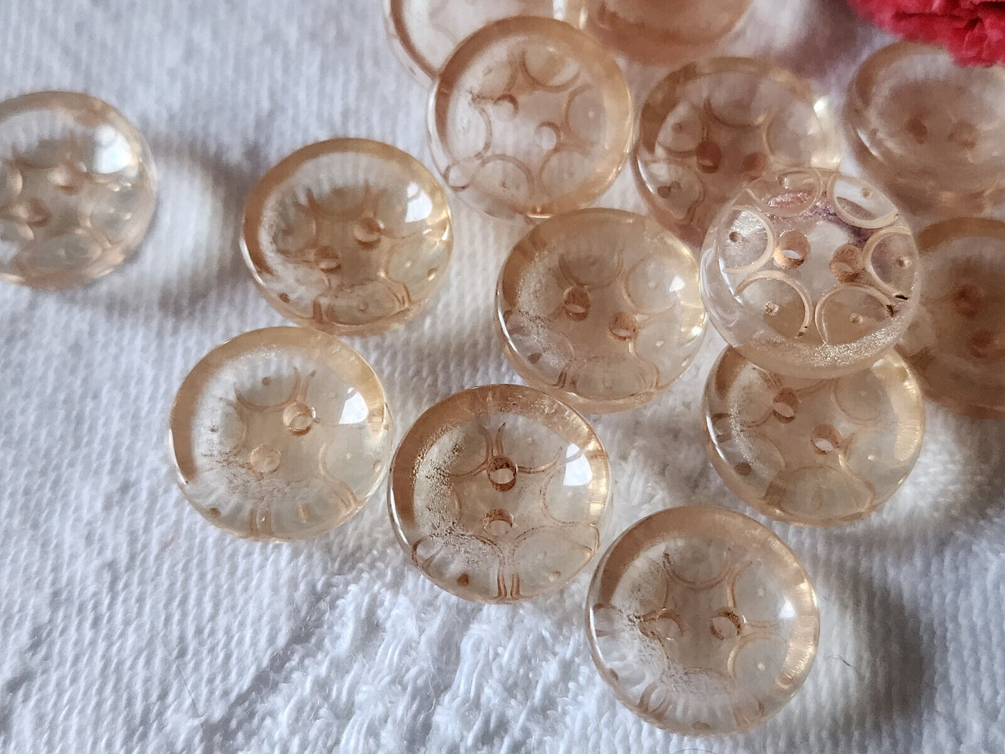Lot 15 boutons vintage transparent lucite ocre  peint 1,2  cm  ref 3206