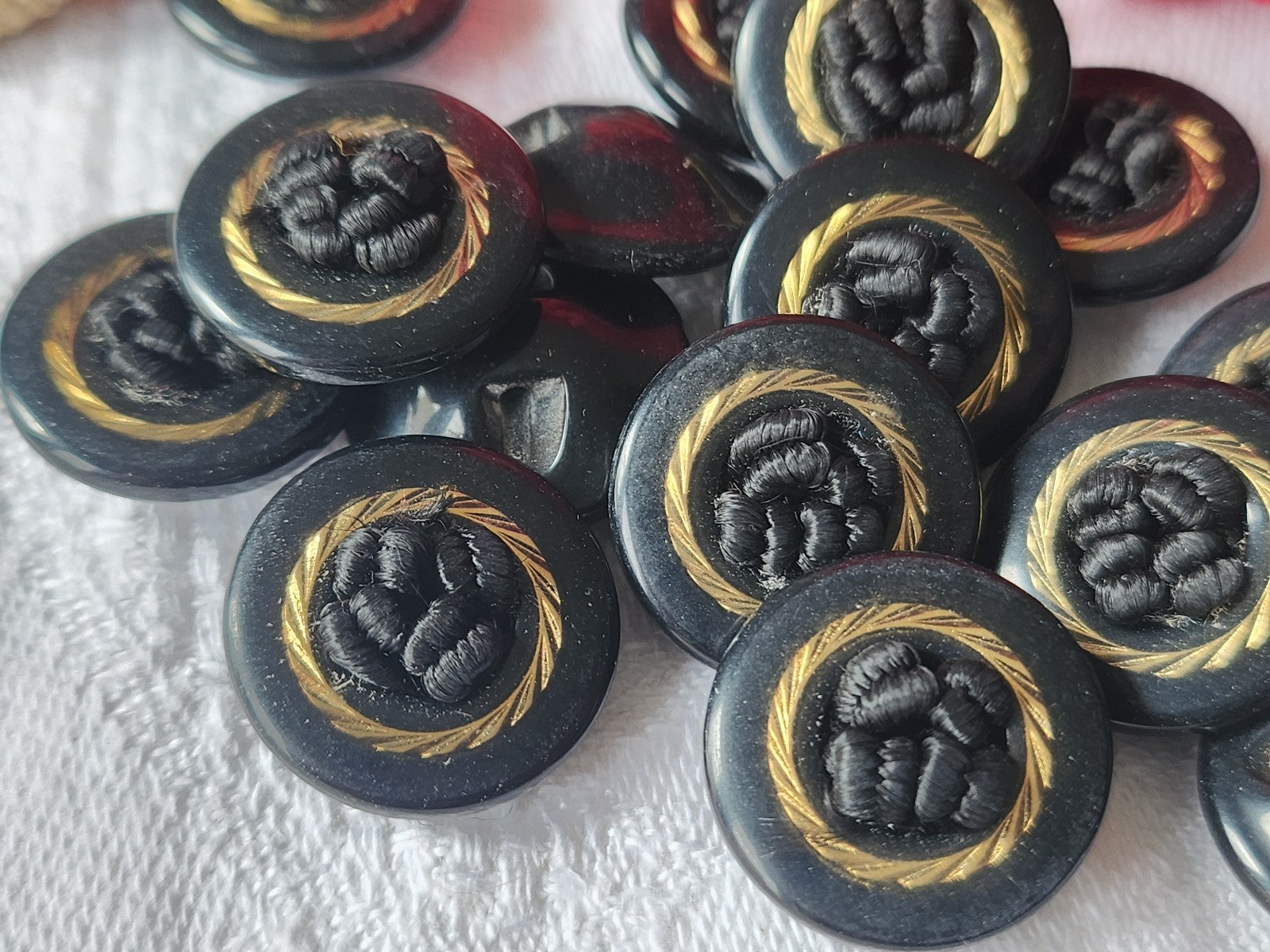 lot 6  boutons vintage coeur passementerie noir à  pied 1,8 cm ref 3549