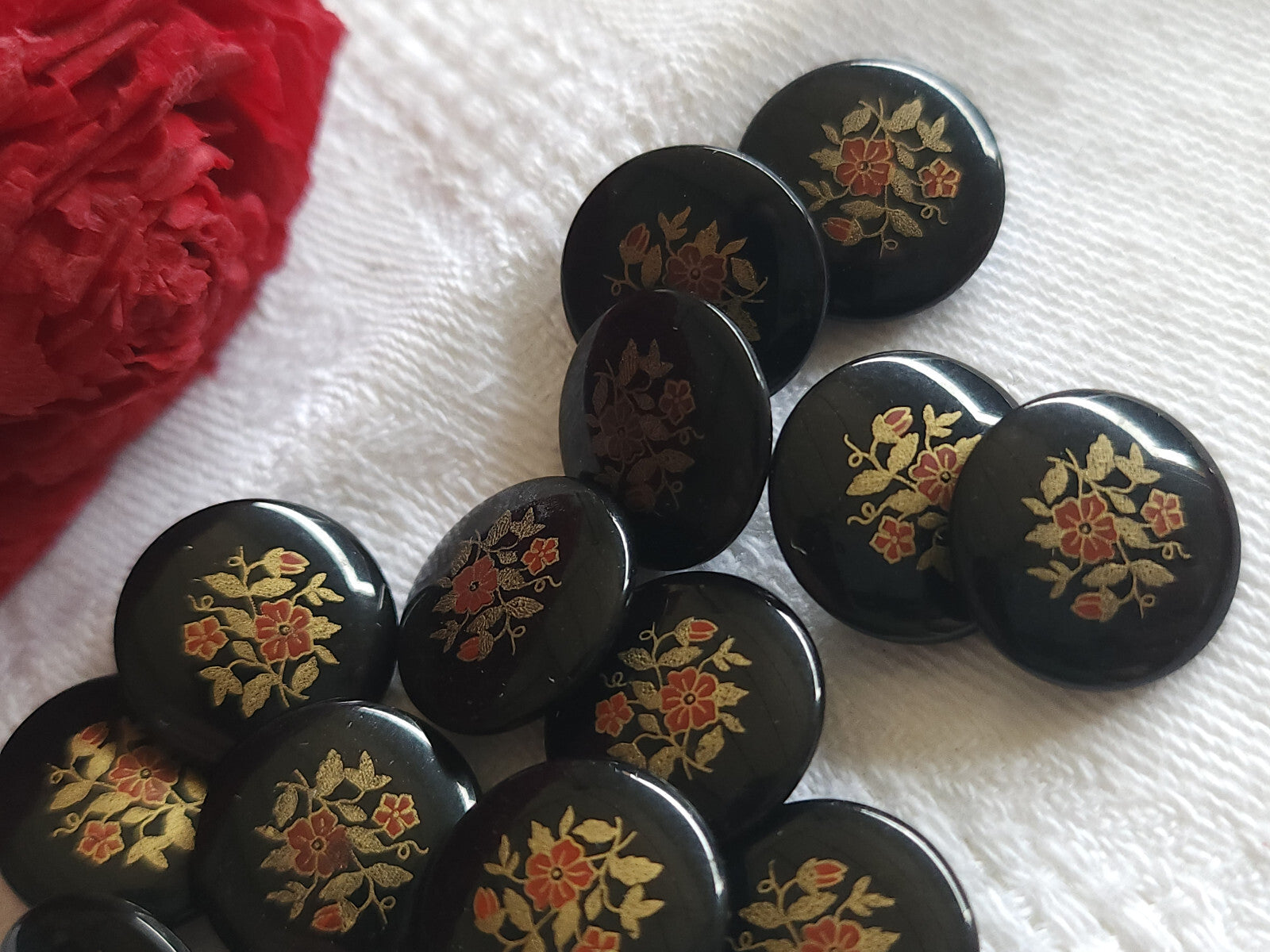 Lot 12 mignons boutons vintage noir bouquet de fleur pied 1,5 cm ref 0023