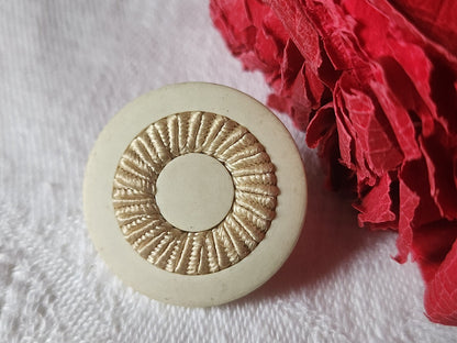 Bouton vintage coeur en passementerie  2,5 cm D10C