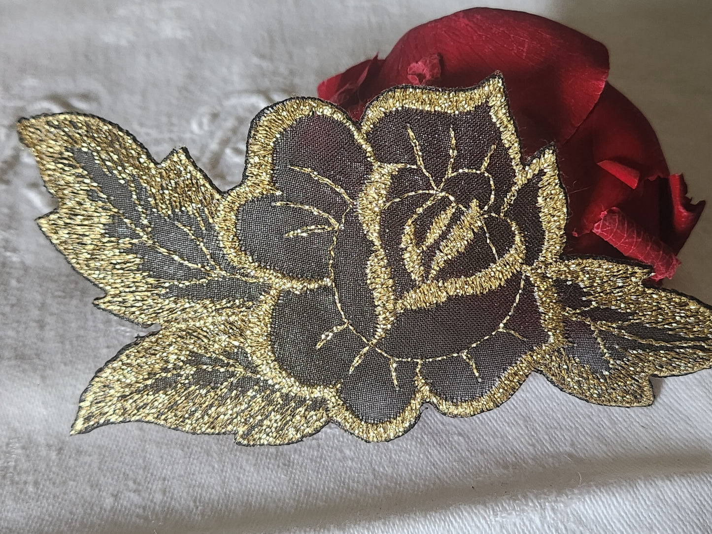 broderie vintage longue rose noire et doré application 14,5 cm T1
