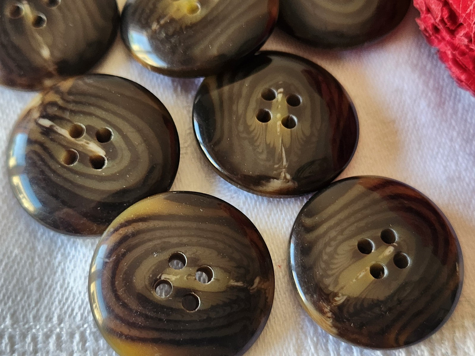 Lot 7 gros  boutons vintage marron veiné à trous 2,5 cm ref 5214