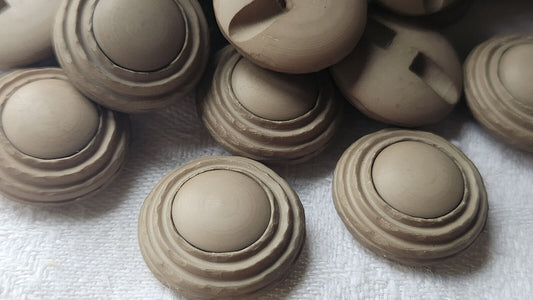 Lot 10 boutons vintage marron clair mat à pied  1,7 cm ref 2836