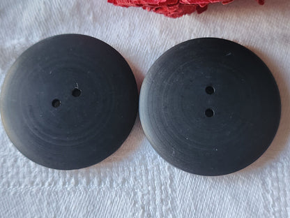 Duo gros boutons vintage noir mat effet martelé XXL 3,9 cm ref 5713