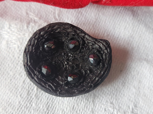 Bouton vintage en resine avec strass 2,1 sur 2,6 cm G16B
