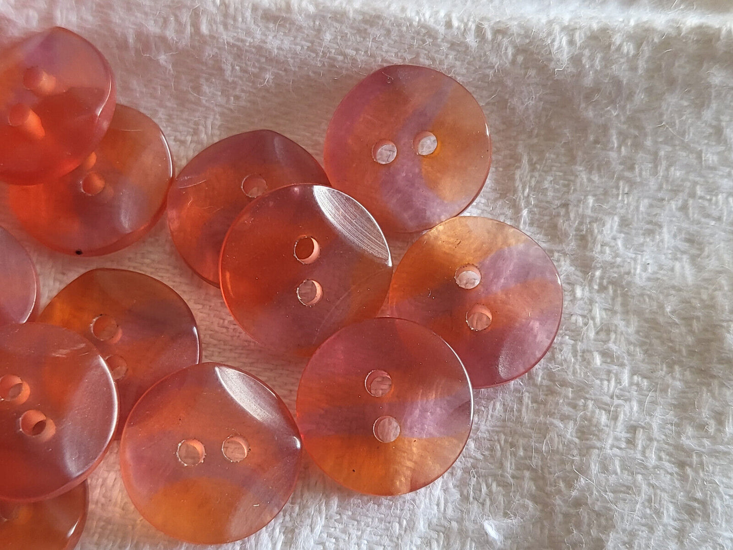 Lot 16 petits boutons vintage arlequin orange  rose 1,2 cm ref 2985