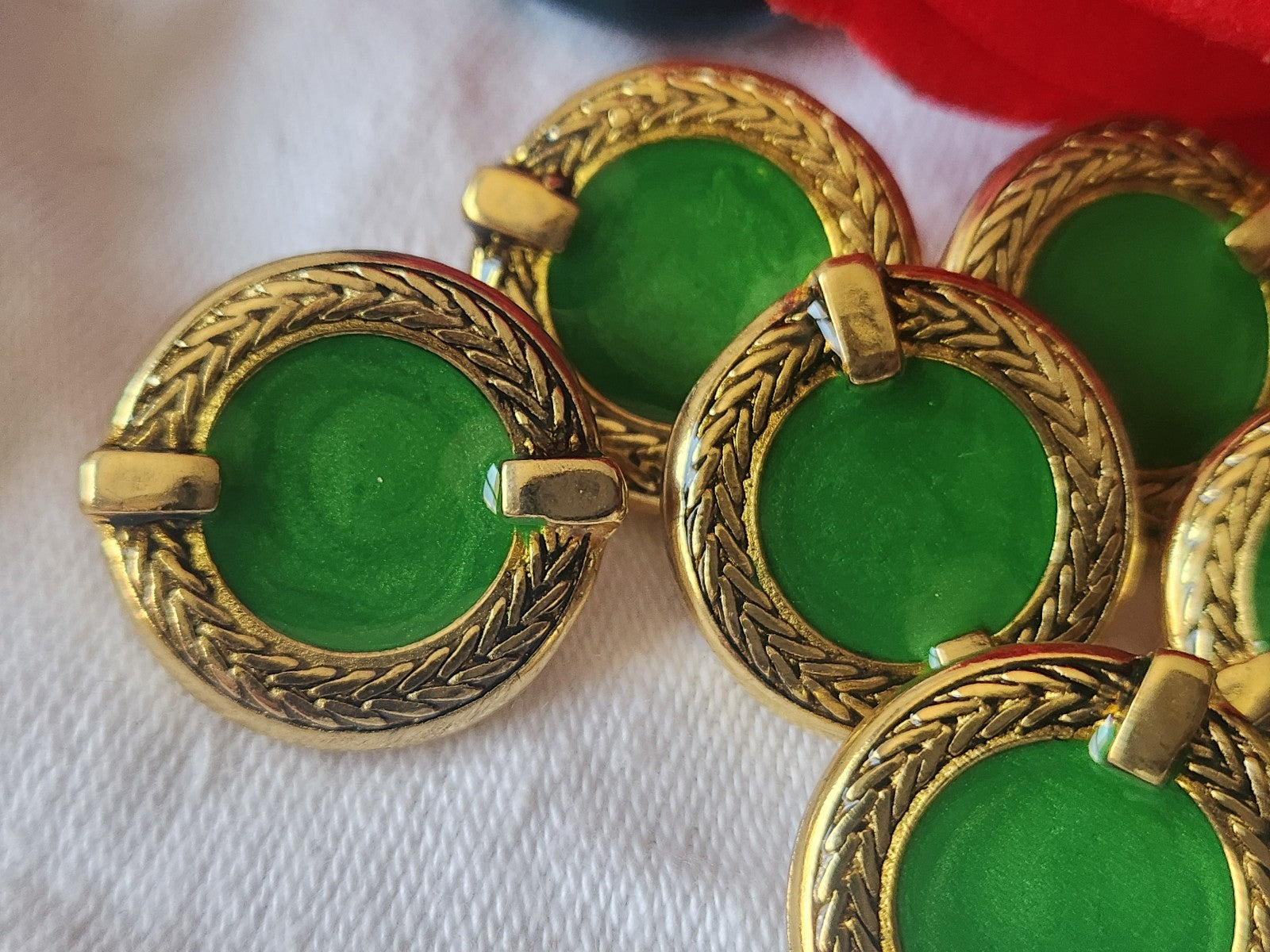 Lot 6 boutons vintage en métal doré coeur vert satiné  2,3 cm ref 1310