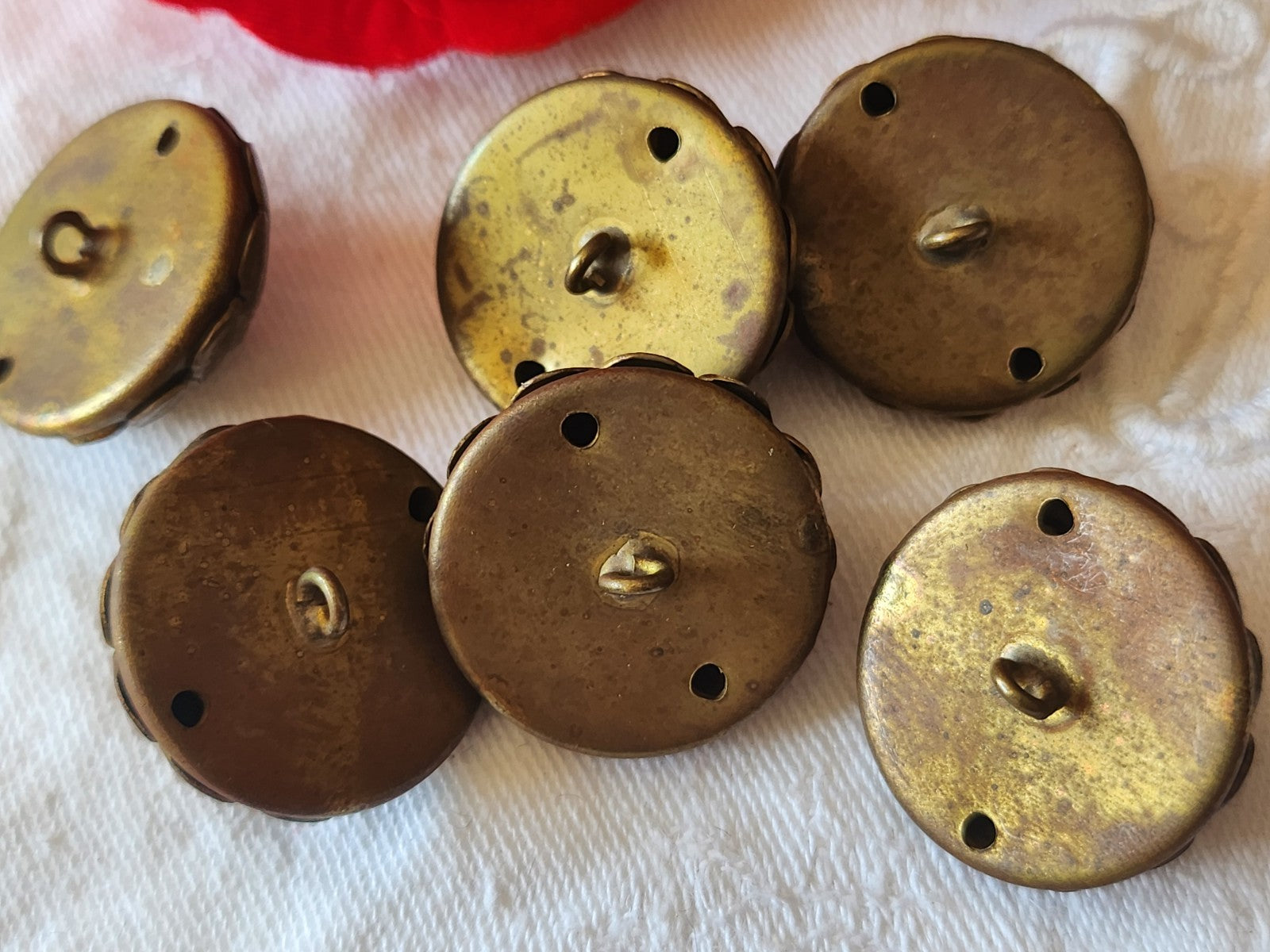 Lot 6 boutons anciens en metal gros spirale volume 2,4 cm ref 6051