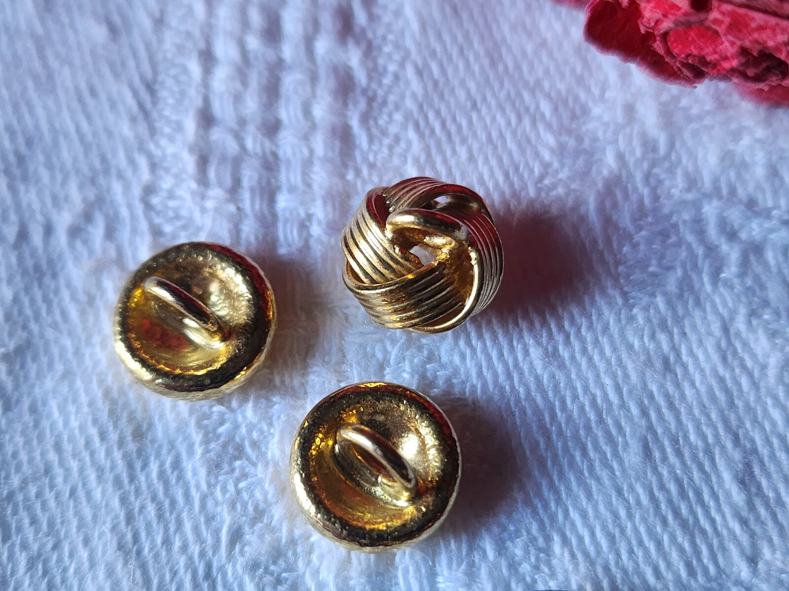 trio micro boutons vintage en métal doré pied layette 0,8/0,9 cm D8A