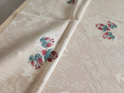 Deux coupons anciens tissu ecru damassé 1 m 90 sur 59 cm et 1  m 25 sur 44cm B4