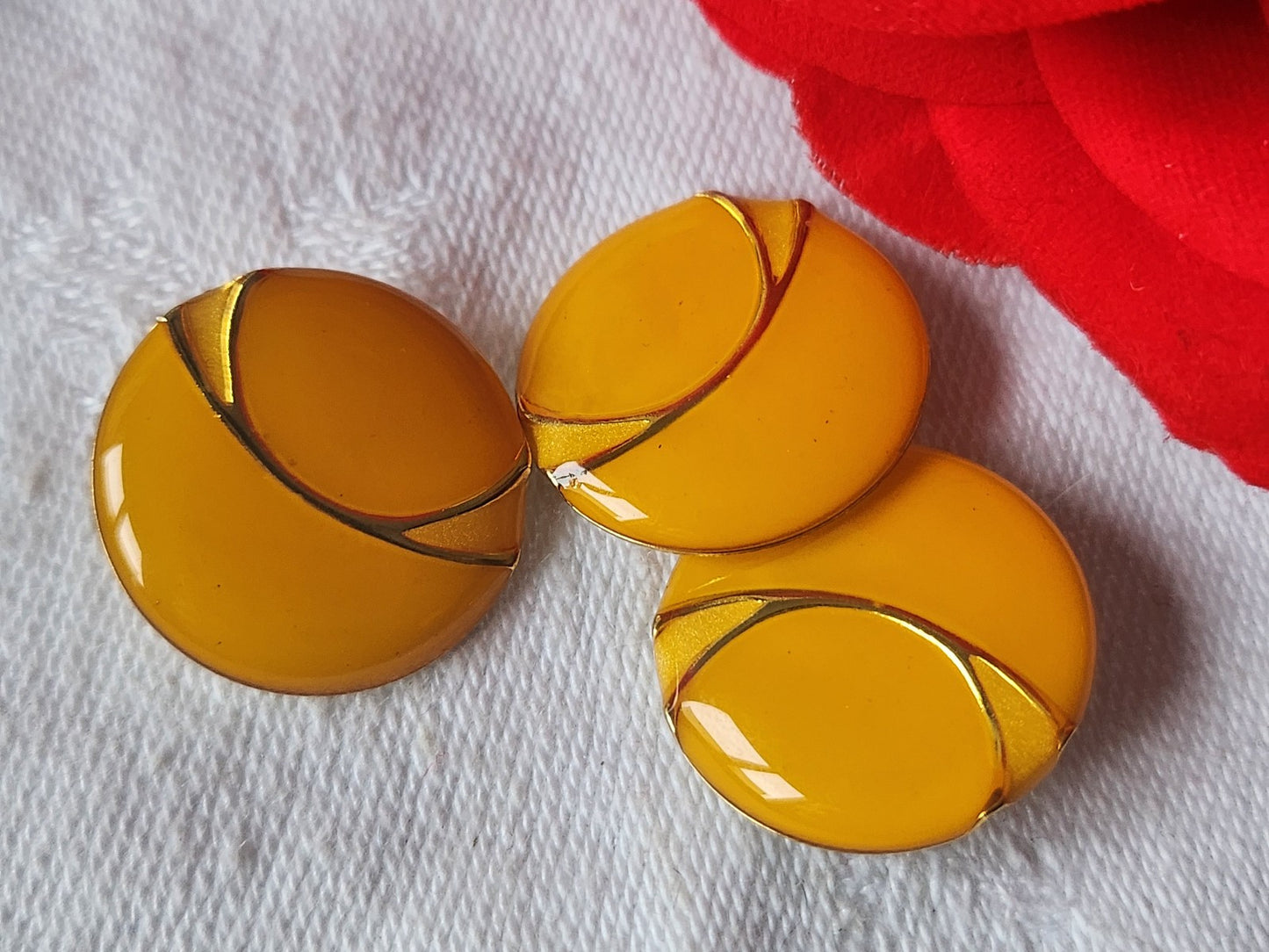 Trio boutons vintage en métal argenté jaune  2 cm D5N